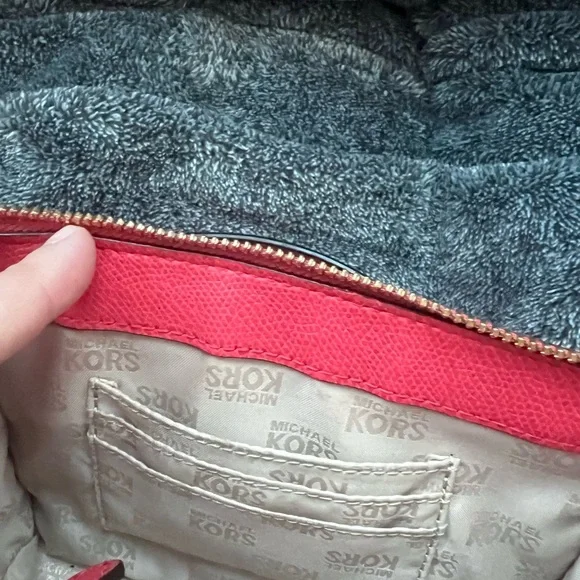 Michael Kors coral small purse could be used as a crossbody - Picture 7 of 7